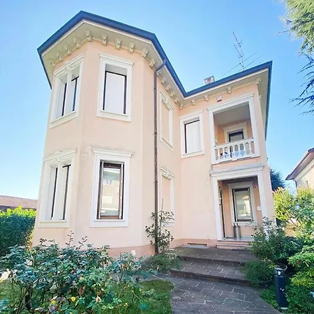 Le Rondini Bed & Breakfast Castronno