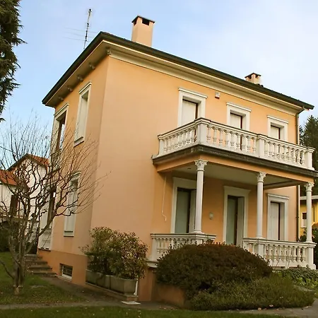 Le Rondini Bed & Breakfast 4*
