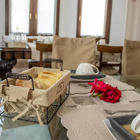 Le Rondini Bed & Breakfast Castronno