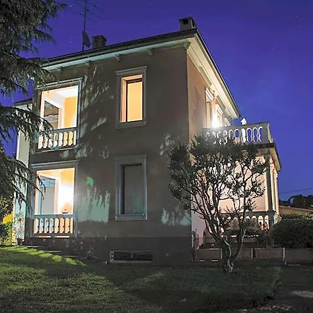 Le Rondini Bed & Breakfast Castronno