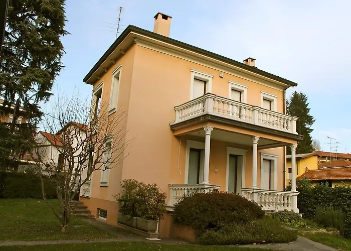 Le Rondini Bed & Breakfast 4*