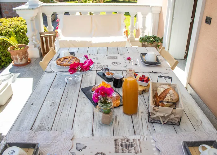 Le Rondini Bed & Breakfast Castronno