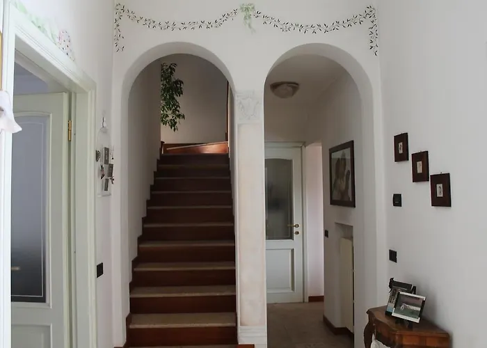 Le Rondini Bed & Breakfast 4*